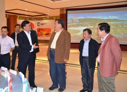 全國政協(xié)科教文衛(wèi)體委員會副主任、中國文聯(lián)副主席、中國音樂文學(xué)學(xué)會主席陳曉光參觀考察仁和集團(tuán)